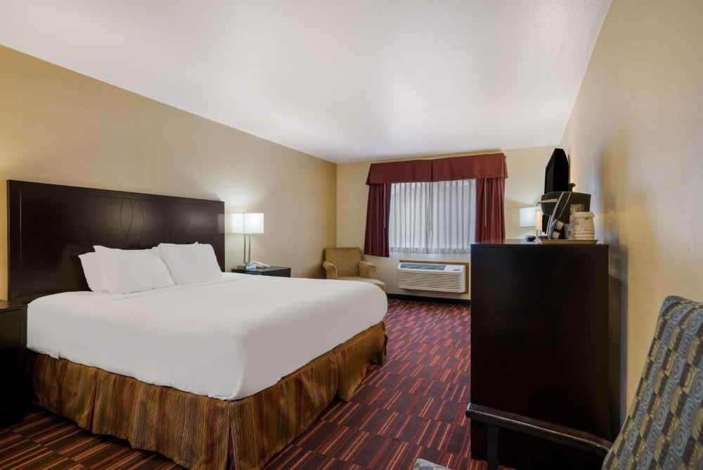 King Room - Non Smoking interior